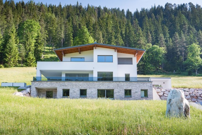 <div class='title1'>Einfamilienhaus Forstau</div><div class='title2'></div>