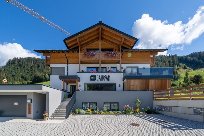 <div class='title1'></div><div class='title2'></div>