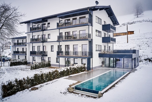 <div class='title1'></div><div class='title2'></div>