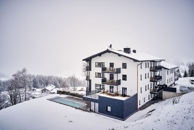 <div class='title1'></div><div class='title2'></div>