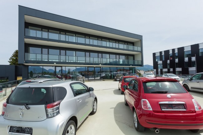 <div class='title1'>Autohaus Höller - Salzburg</div><div class='title2'></div>