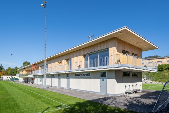 <div class='title1'></div><div class='title2'></div>