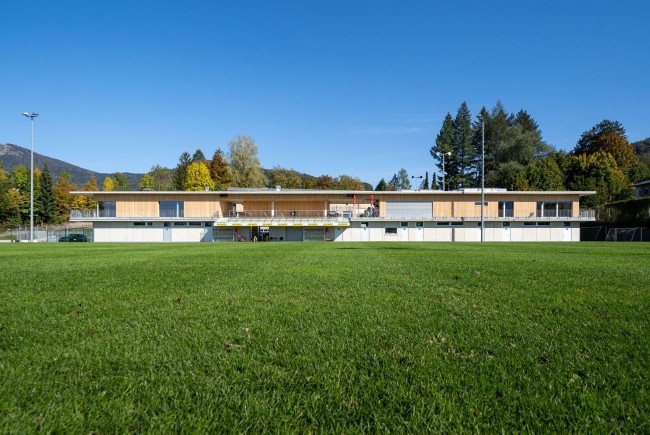 <div class='title1'></div><div class='title2'></div>