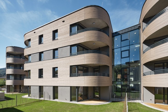 <div class='title1'></div><div class='title2'></div>