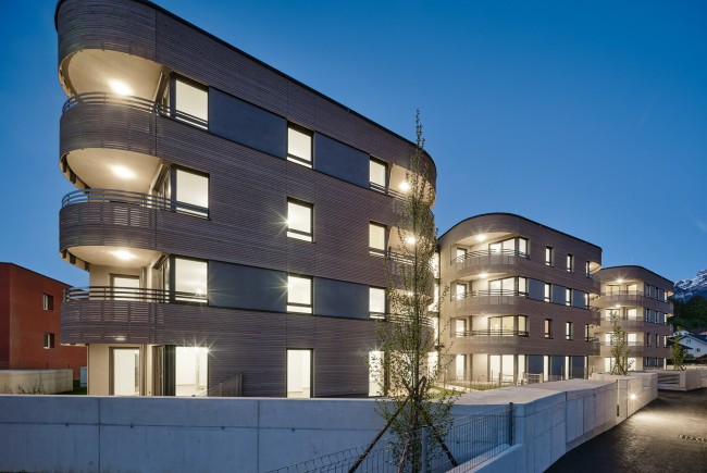 <div class='title1'></div><div class='title2'></div>