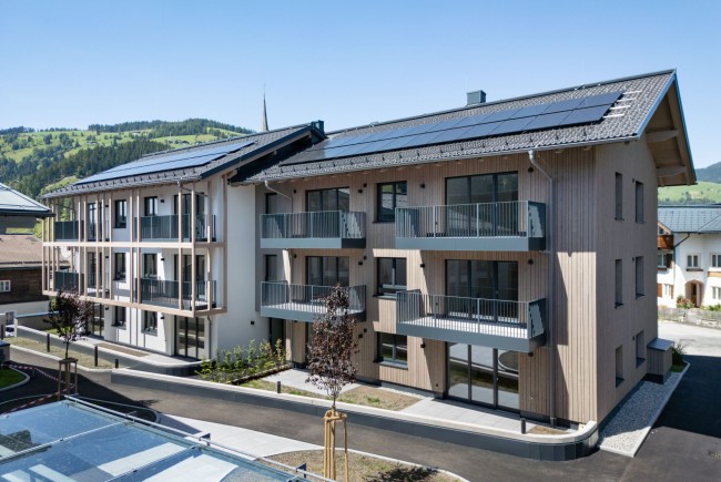 <div class='title1'></div><div class='title2'></div>