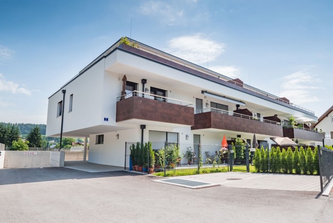 <div class='title1'></div><div class='title2'></div>